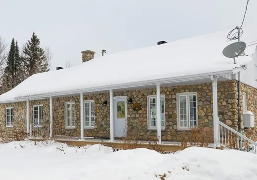 Maison à étages à vendre - 24 Rue St-François-Xavier, Ste-Anne-Des-Lacs, J0W1V0