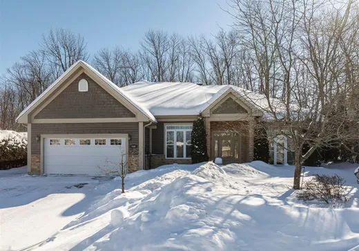 Bungalow for sale - 364 Rue Gosselin, Magog, J1X5R8