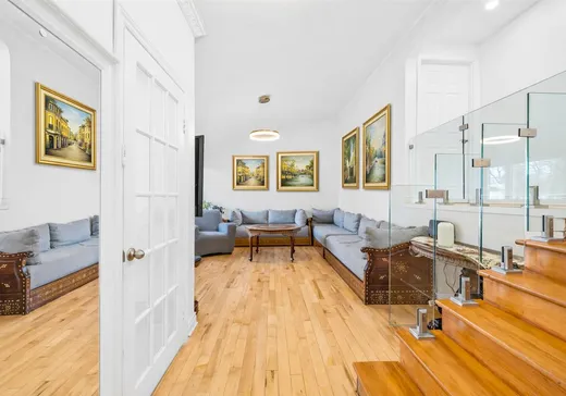 House for sale - 7630 Boul. Yves-Prévost, Montreal (Anjou), H1K 1V3