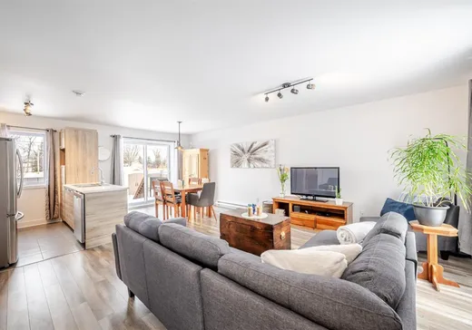 Maison à vendre - 170 Rue Despocas, Salaberry-de-Valleyfield, J6T 0C7