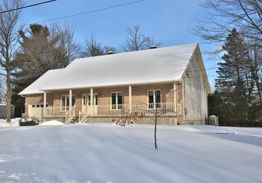Maison à vendre - 595 Rue Annette, Granby, J2H 2W5