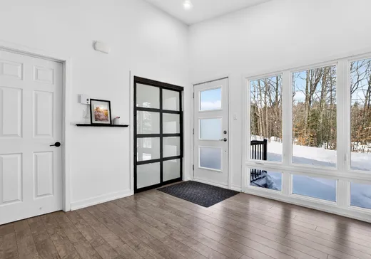 Maison à vendre - 195 1re avenue Opéra, Saint-Calixte, J0K 1Z0