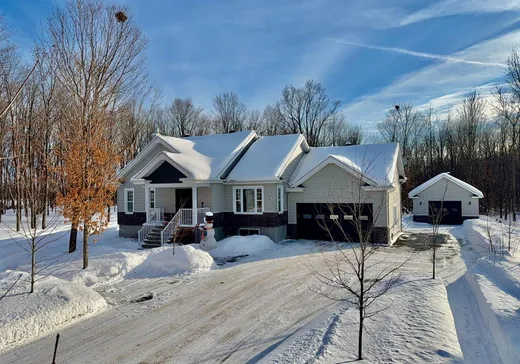 Bungalow à vendre - 30 Rue Baillargeon, Grenville, J0V1B0