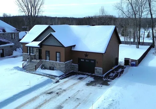 Bungalow à vendre - 18 Rue De Champlain, Lachute, J0V1X0