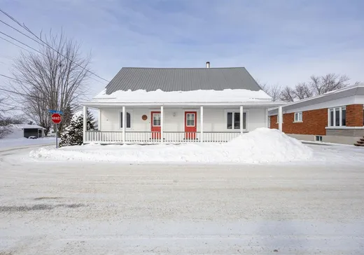Un étage et demi à vendre - 299 Rue Principale, Baie-du-Febvre, J0G1A0
