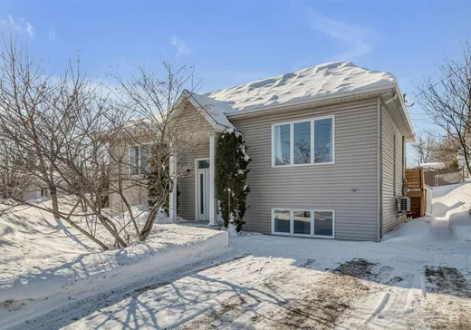 Bungalow à vendre - 15587Z-15589 Boul. de la Colline, Lac-St-Charles, G3G2Z5