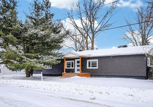 Maison à étages à vendre - 240 Rue Chicoine, Lavaltrie, J5T2N5