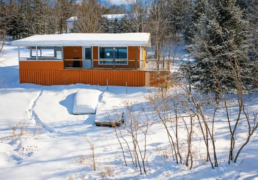 Two or more stories for sale - 86 Ch. du Moulin, Mont-Laurier, J0W1H0