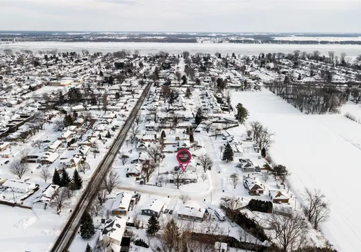 Maison à vendre - 462 Rue Jeanne-Mance, Pointe-Du-Lac, G9B 1G9