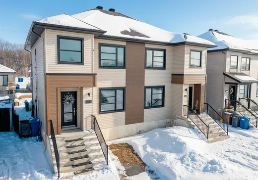 Two or more stories for sale - 820 Rue Ste-Marie, Saint-Roch-de-Richelieu, J0L2M0