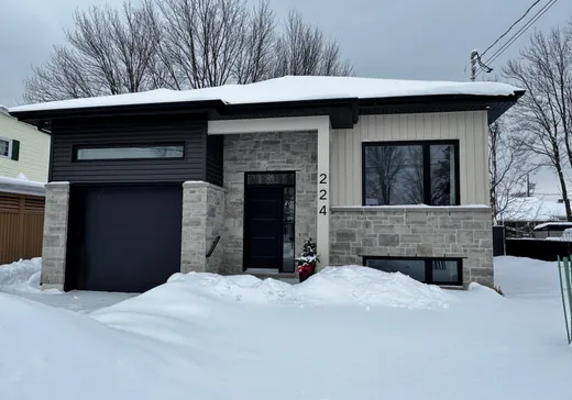 Maison à vendre - 224 Rue Bernard, Cowansville, J2K 1E6