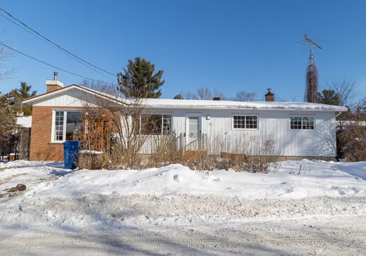 Maison à vendre - 233 Rue Milton, Otterburn Park, J3H 1G7