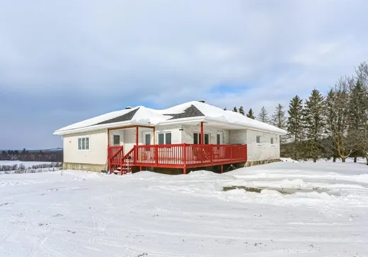 Maison à vendre - 7096Z Ch. Benoit, Valcourt, J0E 2L0