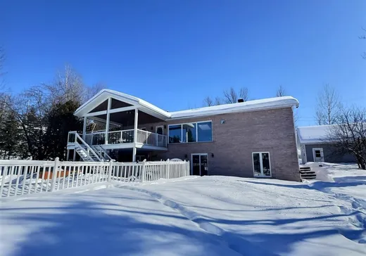 Bungalow à vendre - 165 Rue du Belvédère, Magog, J1X5A5