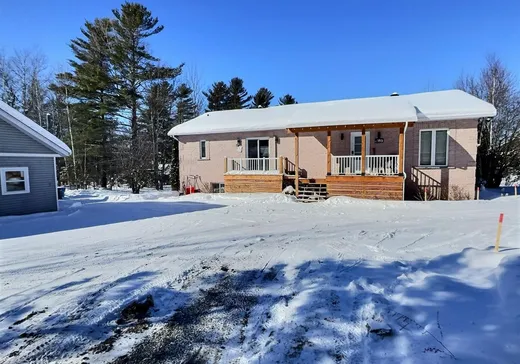 Maison à vendre - 165 Rue du Belvédère, Magog, J1X 5A5