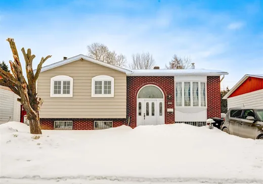 Bungalow à vendre - 3255 Rue Duvernay, St-Hubert, J3Y6B1