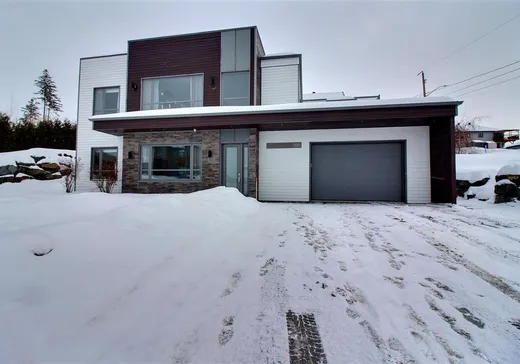 Maison à étages à vendre - 300 36e Rue, Notre-Dame-des-Pins, G0M1K0