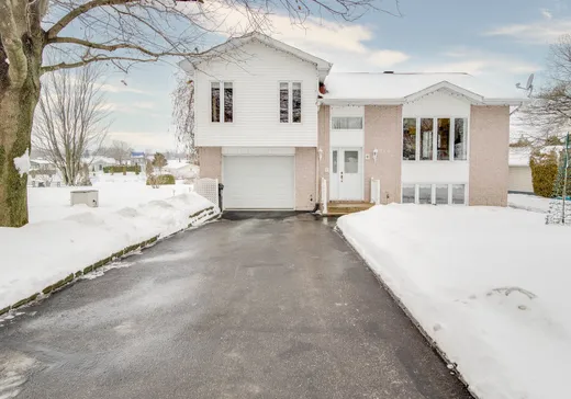 Maison à étages à vendre - 4068 136e Rue, Saint-Anicet, J0S1M0