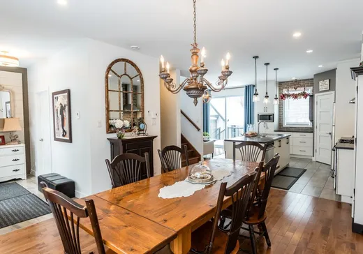 Maison à vendre - 540 Rue du Domaine, St-Etienne-De-Bolton, J0E 2E0