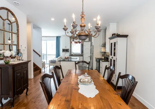 Maison à vendre - 540 Rue du Domaine, St-Etienne-De-Bolton, J0E 2E0