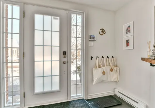 House for sale - 301 25e Avenue, Sainte-Marthe-sur-le-Lac, J0N 1P0