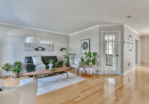 House for sale - 301 25e Avenue, Sainte-Marthe-sur-le-Lac, J0N 1P0