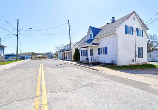 Maison à vendre - 6 Rue du Pont, Saint-Stanislas-de-Champlain, G0X 3E0
