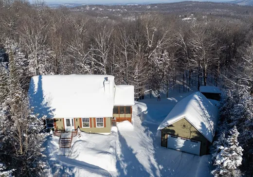 House for sale - 63 Ch. de la Fleur-de-Lune, Saint-Sauveur, J0R 1R1