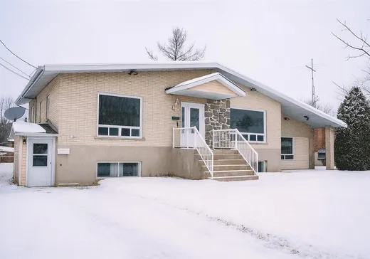 Bungalow à vendre - 431-431A Rue St-Eustache, Saint-Eustache, J7R2M8