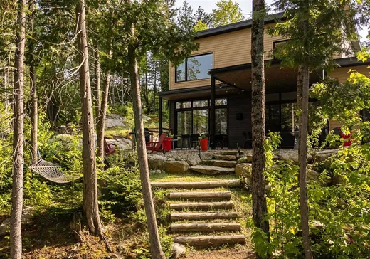 House for sale - 25 Rue du Randonneur, Sainte-Marguerite-du-Lac-Masson, J0T 1L0