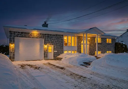 House for sale - 431 Rue Beauchamp, Saint-Marc-des-Carrières, G0A 4B0