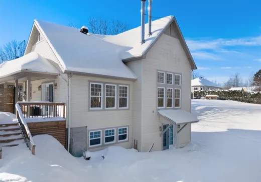 Maison à vendre - 43 Rue de Bruges, Waterloo, J0E 2N0