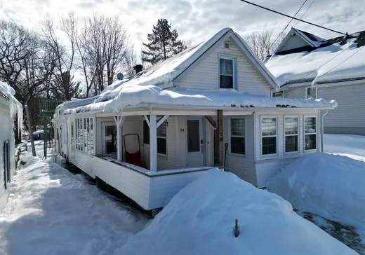 Maison à étages à vendre - 54 Rue Lewis E., Waterloo, J0E2N0