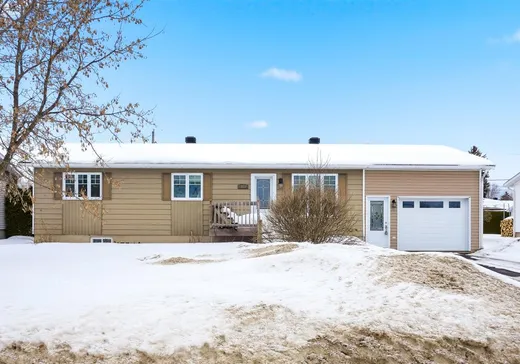 House for sale - 318 Rue St-Pierre, St-Germain-De-Grantham, J0C 1K0