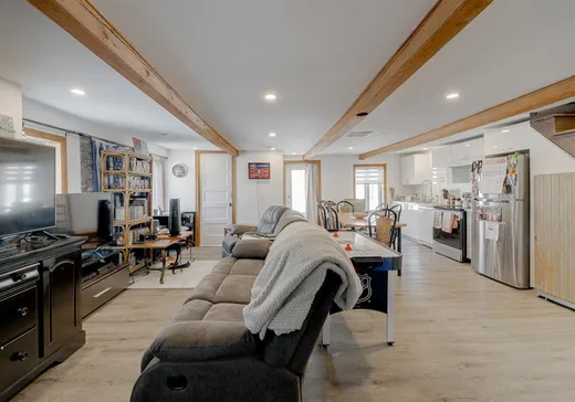 Maison à vendre - 817 Av. Principale, Saint-Marc-des-Carrières, G0A 4B0