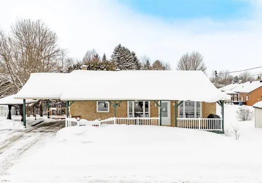 Bungalow for sale - 36 Rue de Barnston, Coaticook, J1A2Z2