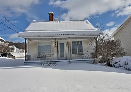Un étage et demi à vendre - 231 Rue St-Jacques N., Nominingue, J1A2R1