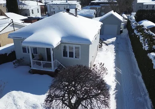 Bungalow for sale - 265 Rue St-François, St-Germain-De-Grantham, J0C1K0