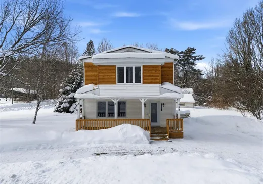 Two or more stories for sale - 453 Rue Stokes, Bury, J0B1J0