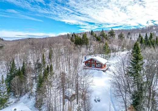 Two or more stories for sale - 118 Ch. des Ormes, Saint-Valérien-de-Milton, J0H2B0