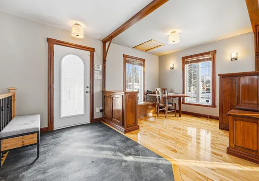 Maison à vendre - 12 Rue Genest, Saint-Jean-sur-Richelieu, J2X 2V1