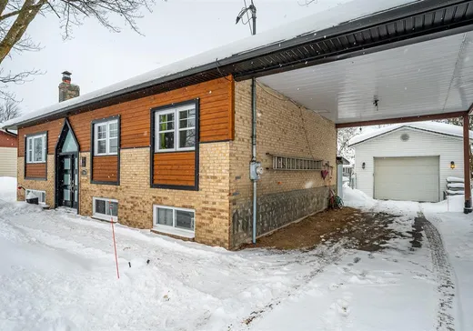 Maison à vendre - 2140 Tsse Jourdain, Sainte-Sophie, J5J 1K1