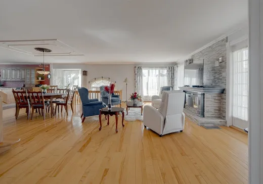 Maison à vendre - 1368 Boul. Bona-Dussault, Saint-Marc-des-Carrières, G0A 4B0