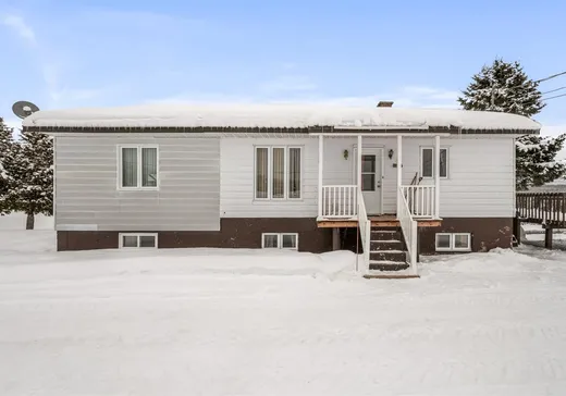 Maison à vendre - 527 Av. Royale, St-Tite-Des-Caps, G0A 4J0