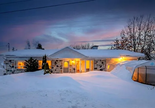 Bungalow à vendre - 390 Rue Trottier, Saint-Casimir, G0A3L0