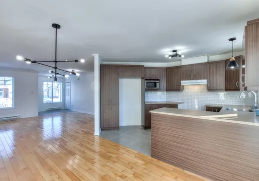 Maison à vendre - 213 Rue Graham-Cooke, Saint-Zotique, J0P 1Z0