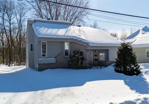 Two or more stories for sale - 3470 Rue La Vérendrye, Sherbrooke, J1L1Z6