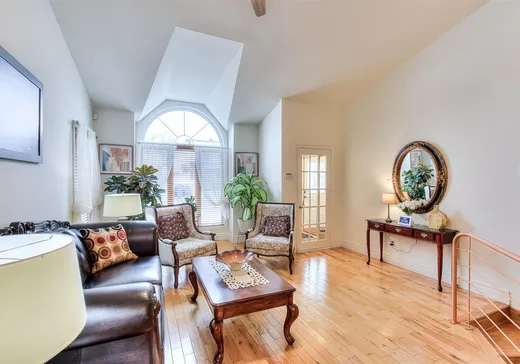 Maison à vendre - 4912 Rue Joseph-Payette, St-Hubert, J3Y 9H9