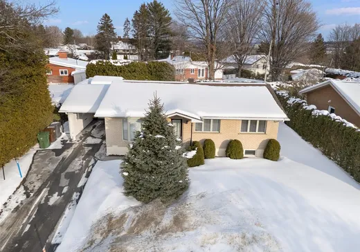 Bungalow à vendre - 160 Rue des Érables, Sherbrooke, J1L1E6