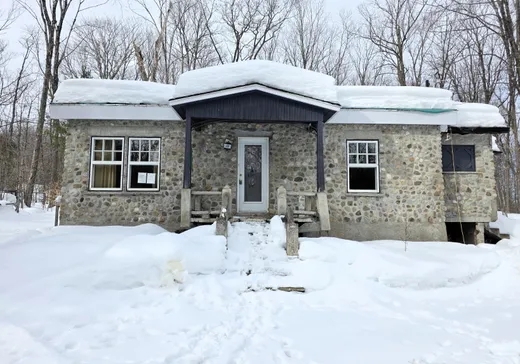 Maison à vendre - 28 65e Avenue, St-Hippolyte, J8A 1P6